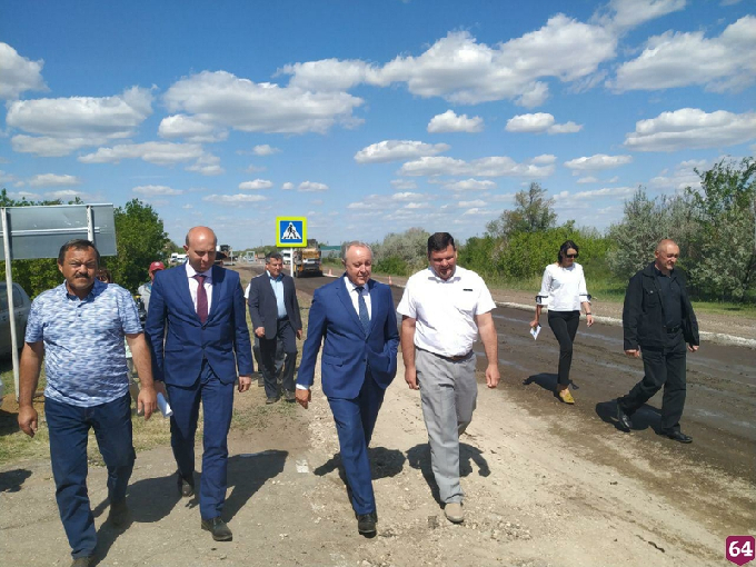 Губернатор осмотрел капитальный ремонт автоподъезда к Красному Куту 