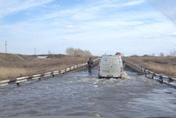 В Лысогорском районе затоплены 2 моста  