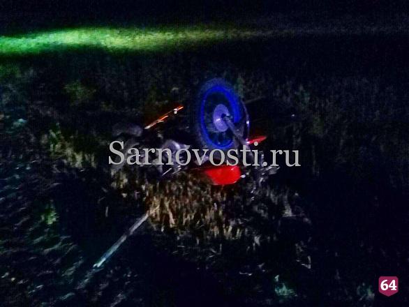 Полиция ищет свидетелей смертельной аварии с мотоциклом под Саратовом