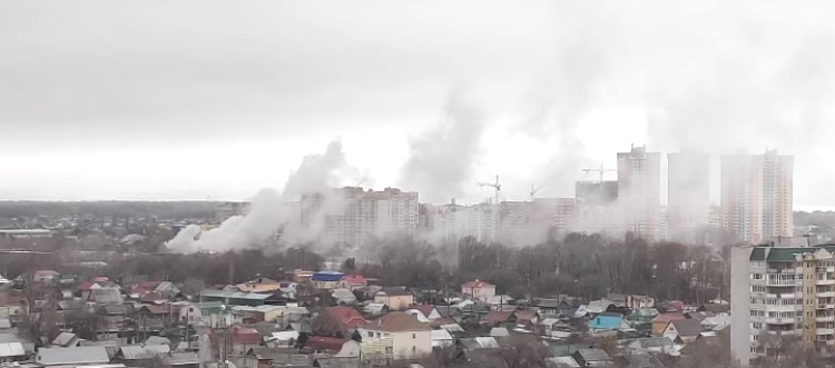 Энгельс заволокло дымом из-за возгорания мусора