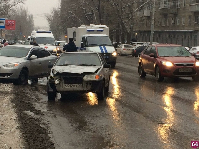 Незначительная авария спровоцировала пробку на Соколовой 