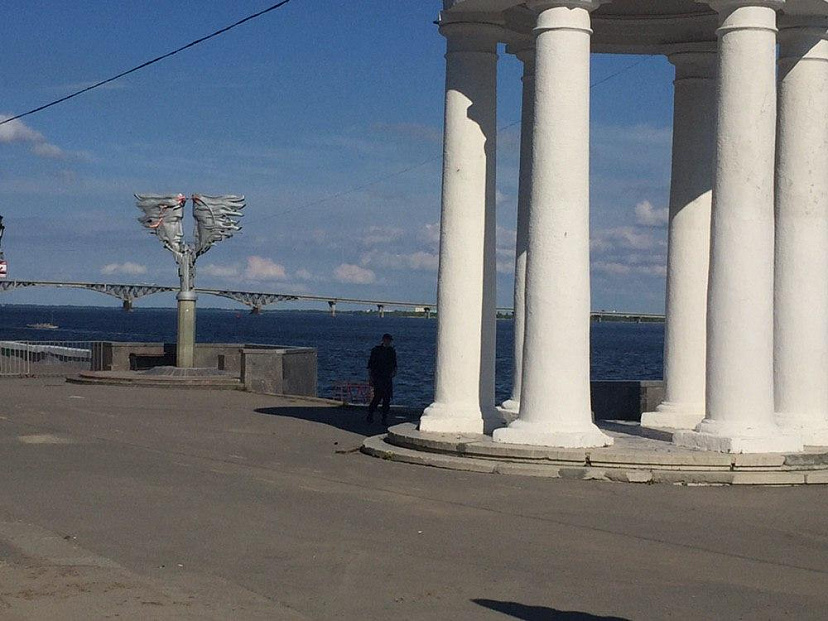 В Саратове спасли утопающего у ротонды мужчину