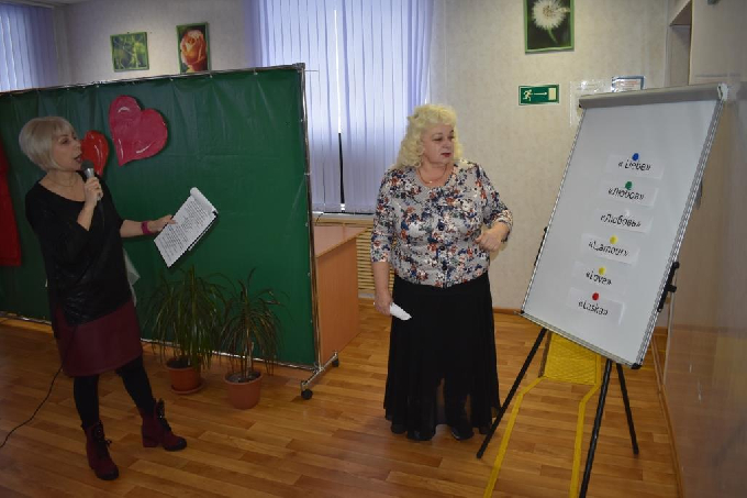 В Саратовской области волонтеры подарили бездомным концерт о любви