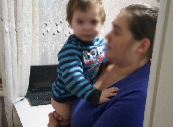 Спасатели через балкон открыли дверь квартиры с 2-летним ребенком 