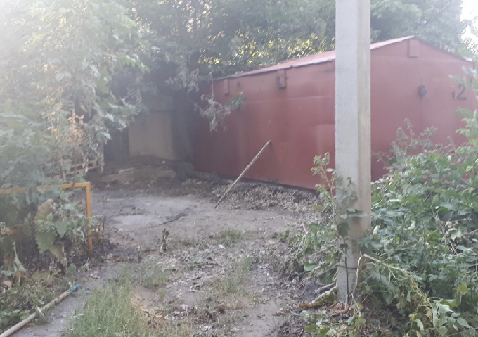 В Саратове приставы убедили должника самостоятельно снести гараж
