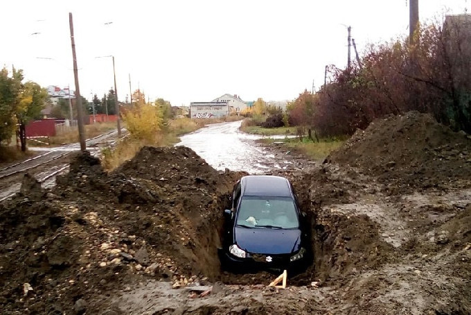 В Поливановке водитель «Сузуки» влетел в дорожную яму