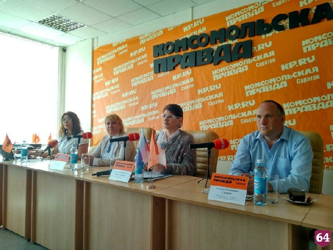Туристам в Саратовской области предлагают рыбалку на джипах 
