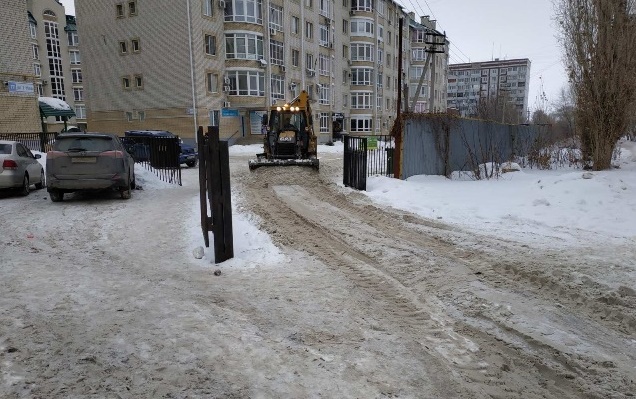 Под Саратовом неизвестный расстрелял снегоуборочную машину