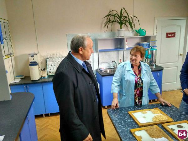 Губернатор Радаев указал на недочеты аграриев в выборе семян 