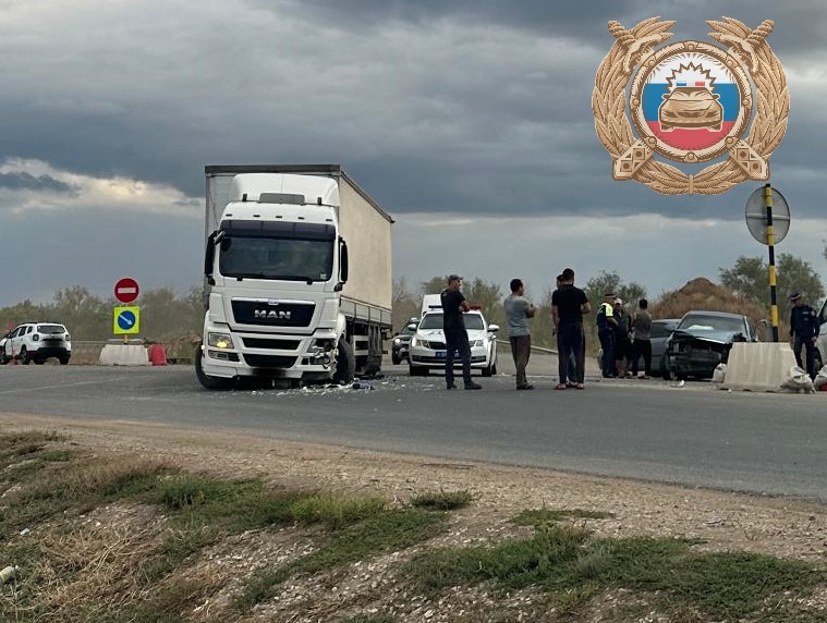 Водитель иномарки разбился в ДТП с фурой под Энгельсом