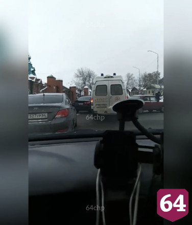 Легковушка протаранила «скорую помощь» у детской больницы