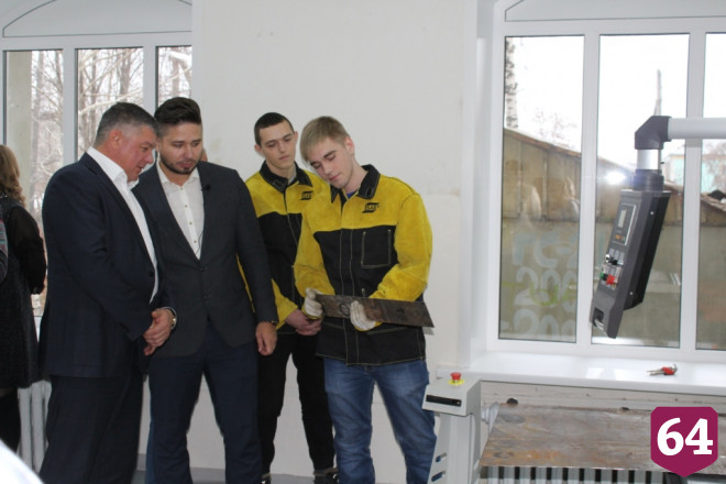 В Саратовской области открылось еще 10 профессиональных мастерских для студентов