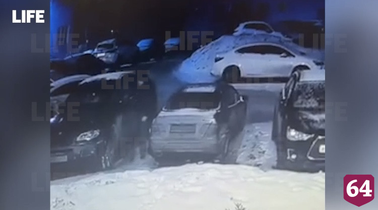 В Саратове соседи обвинили полицейского в порче автомобилей