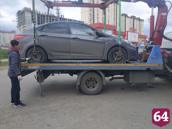 В Саратове эвакуировали с тротуаров иномарки автохамов 