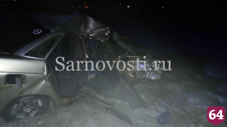 После ДТП с фурой под Саратовом 17-летнюю девушку зажало в салоне 