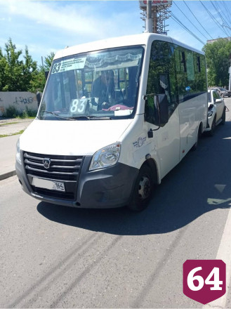 В Саратове автоледи на «Мерседесе» врезалась в маршрутку