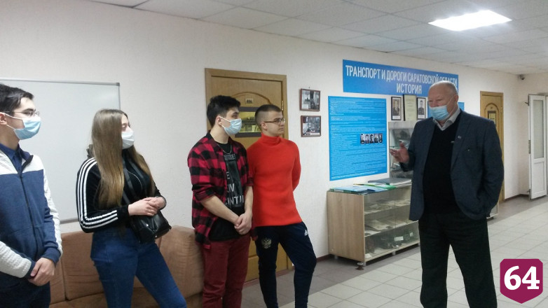 Жителей Саратова научат ремонтировать дороги 