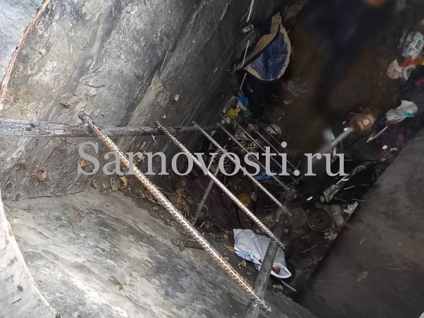 В Саратове из колодца вытащили тело бездомного