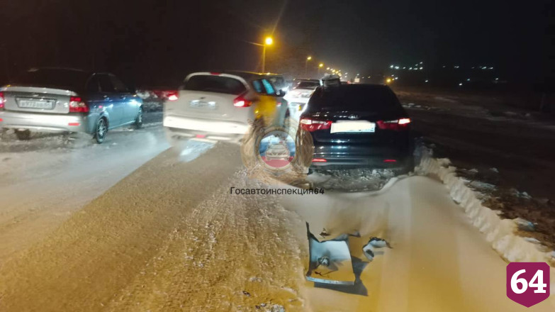 В Саратове водитель «Приоры» пострадала в ДТП с иномаркой