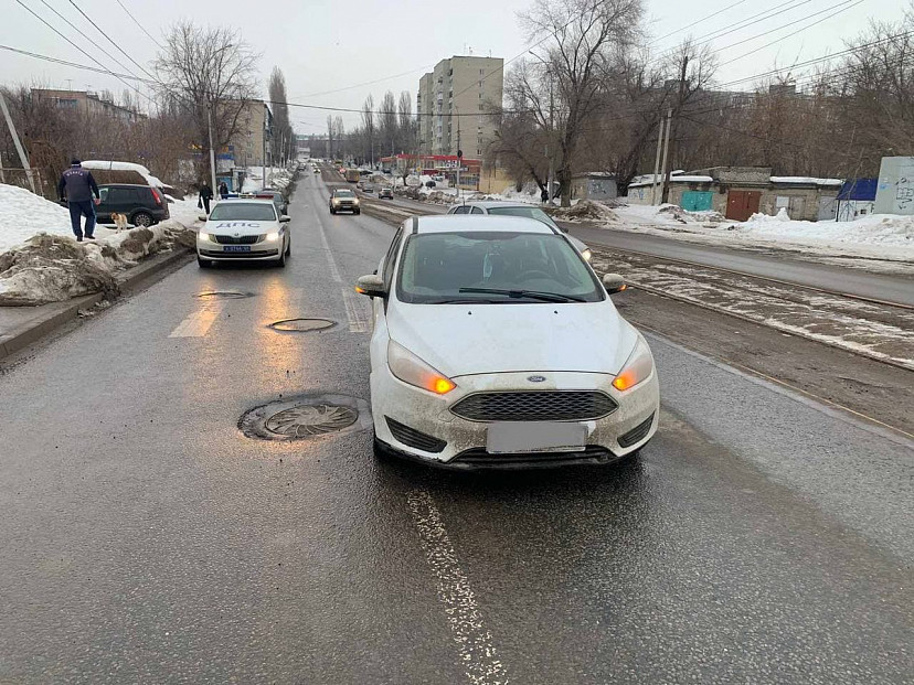 В Саратове иномарка сбила 15-летнюю школьницу