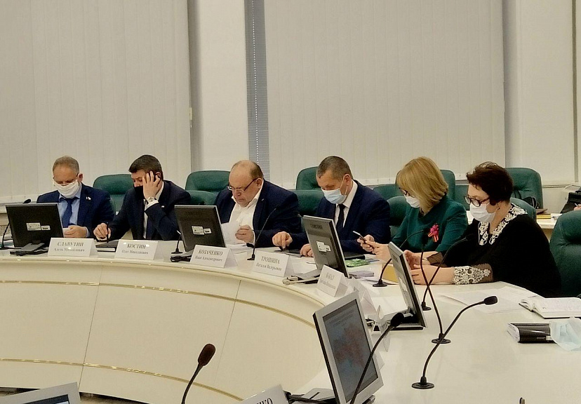 В Саратовской области 4 больных с коронавирусом находятся на ИВЛ