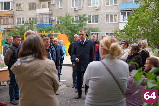 В Саратове у поврежденных БПЛА домов развернули оперативный штаб