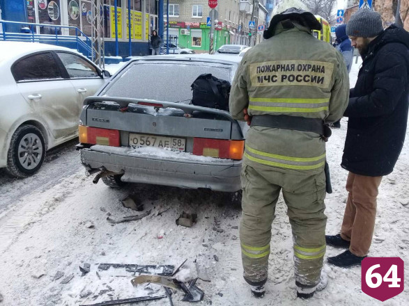 Водитель легковушки пострадал в ДТП с такси в центре Саратова