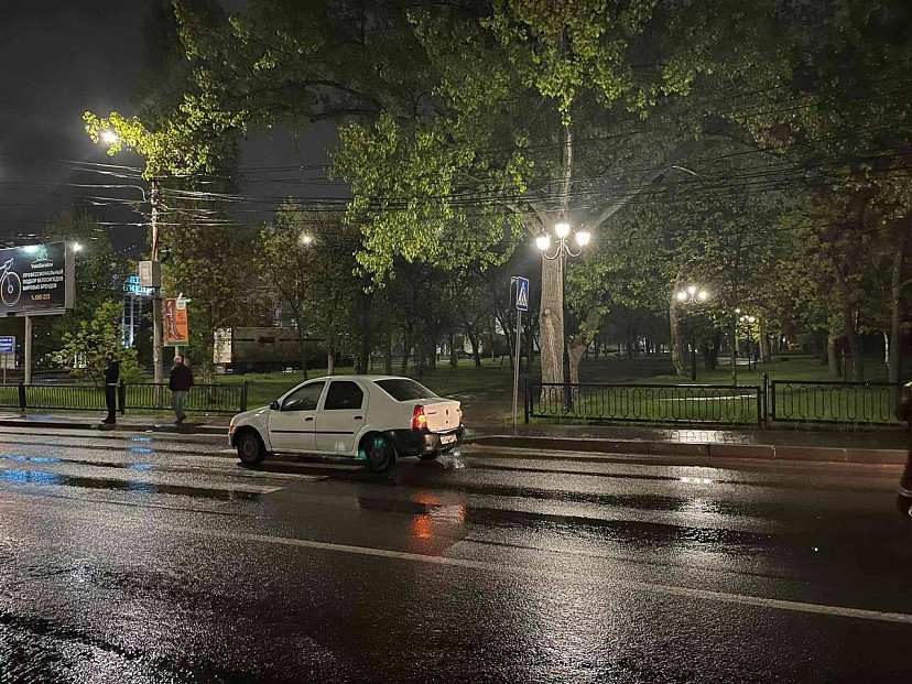 В Саратове пенсионер на «Рено» сбил женщину