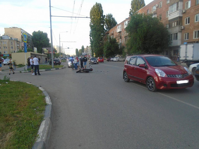 В Энгельсе мотоциклист покалечился в ДТП с иномаркой