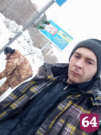 Житель Саратова чистит улицы от снега «из любви к городу»