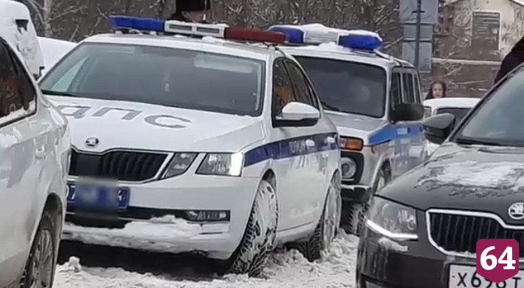 Саратовские лицеи эвакуировали из-за писем о бомбе с требованием денег