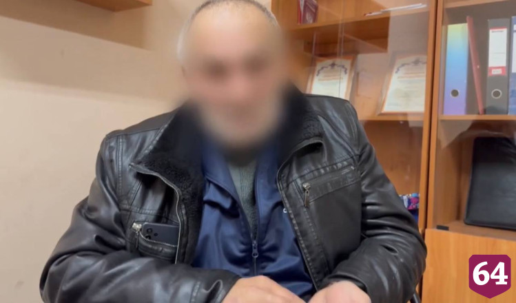 В Саратове курьер мошенников помог вернуть доллары обманутой пенсионерке