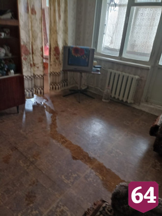 Саратовцы пожаловались на дырявую крышу и затопленные квартиры 