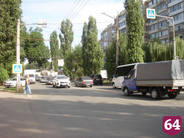 В Энгельсе маршрутка сбила пенсионерку на переходе