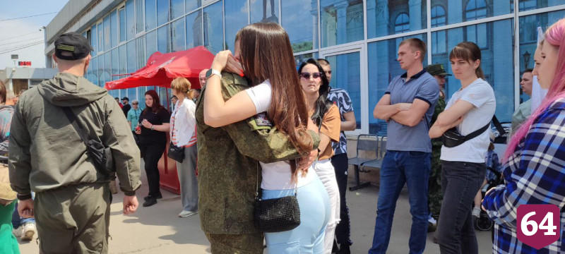 Саратовцы после отпуска отправились в зону спецоперации