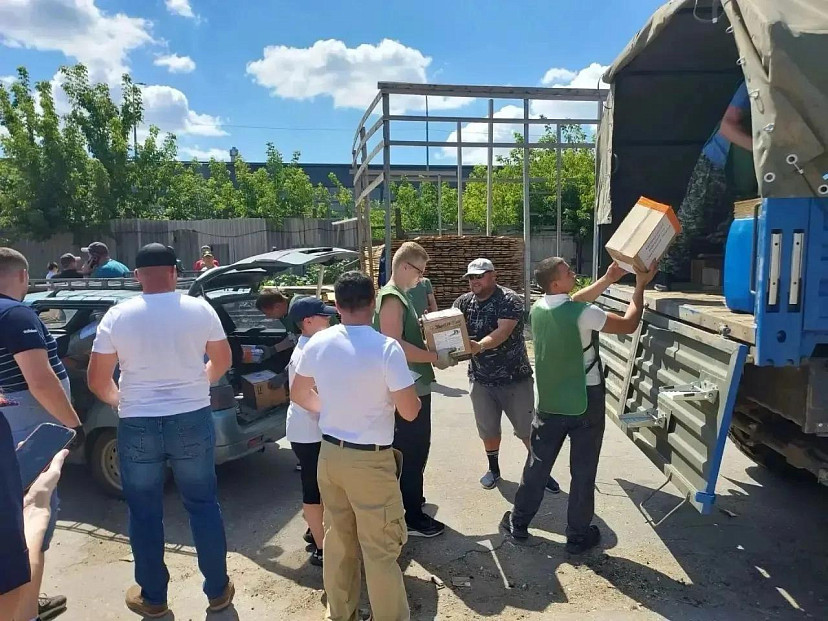 Из Саратовской области отправили на СВО стройматериалы и оборудование