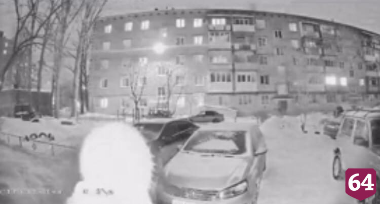 Изнасилование женщины в Энгельсе попало на камеры наблюдения