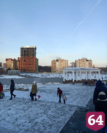 Саратовцы делятся в сети фотографиями активного зимнего отдыха