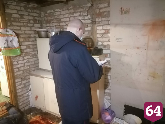 В Саратове ударами ножа в сердце убит мужчина