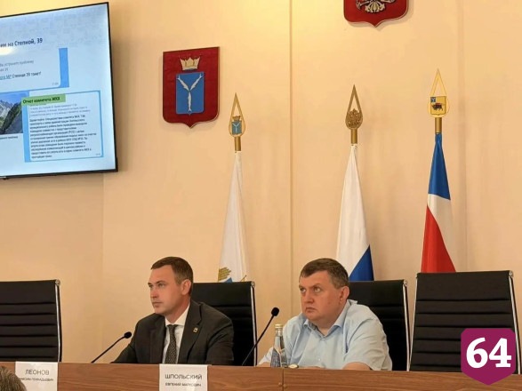 В Энгельсском районе усилили контроль за покосом травы и состоянием дорог у школ