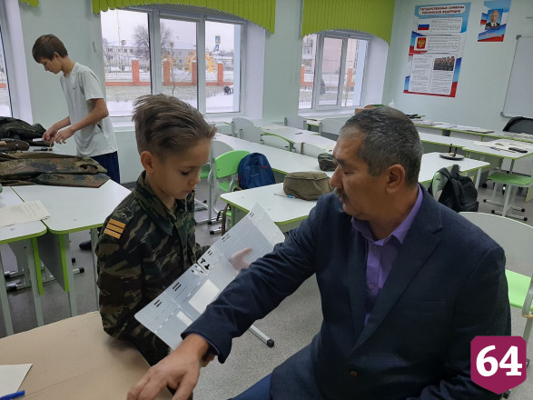 Под Саратовом школьники учатся стрелять и перевязывать раны