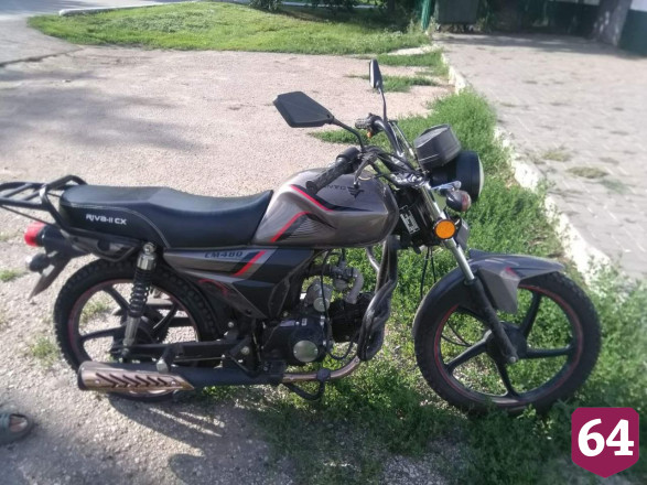 Под Саратовом 13-летний юноша опрокинул мопед и покалечил друга
