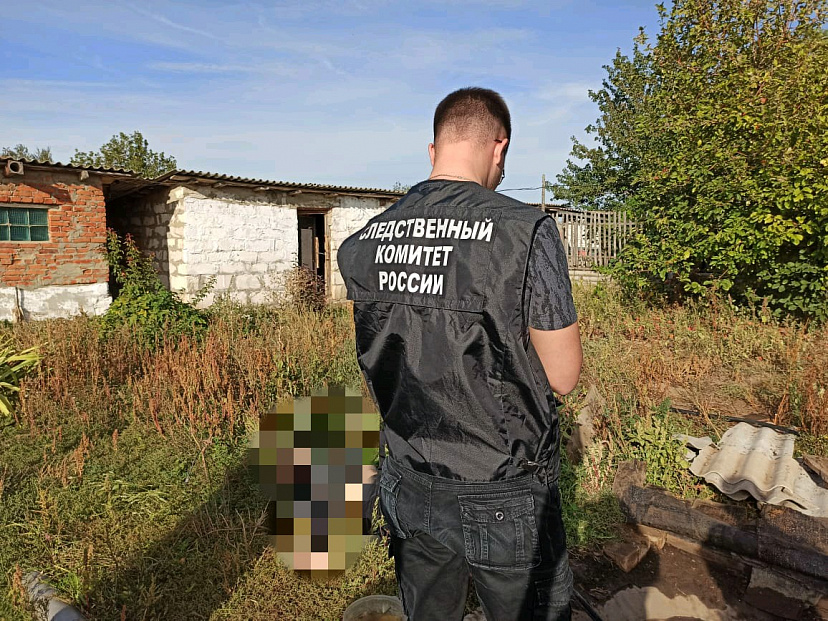 Пожилой мужчина утонул в колодце у дома