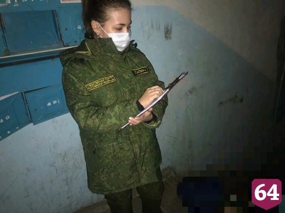 В подъезде дома на Ломоносова нашли мертвеца