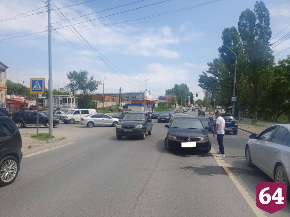 В Саратове автомобилисты сбили двух стариков