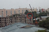 Саратовцев удивил «Бобкэт» на крыше 5-этажного дома