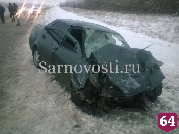 В аварии под Саратовом погибли два человека