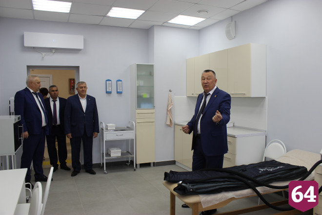 Сотрудники Энгельсского дома-интерната получили награды в профессиональный праздник