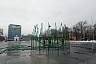 На Театральной площади Саратова в темноте устанавливают 22-метровую елку 