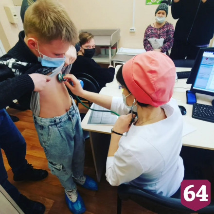 В Саратове началась вакцинация детей от коронавируса